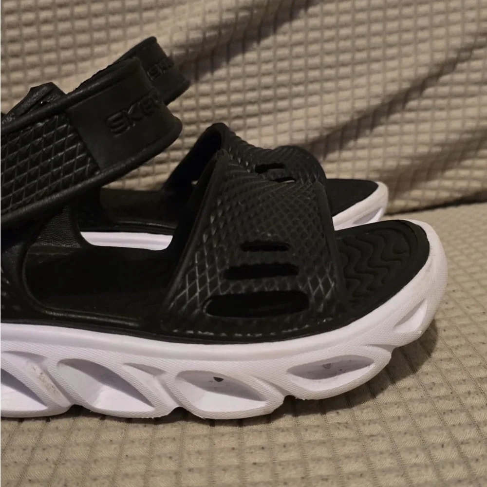 Skechers Black Textured Sandals